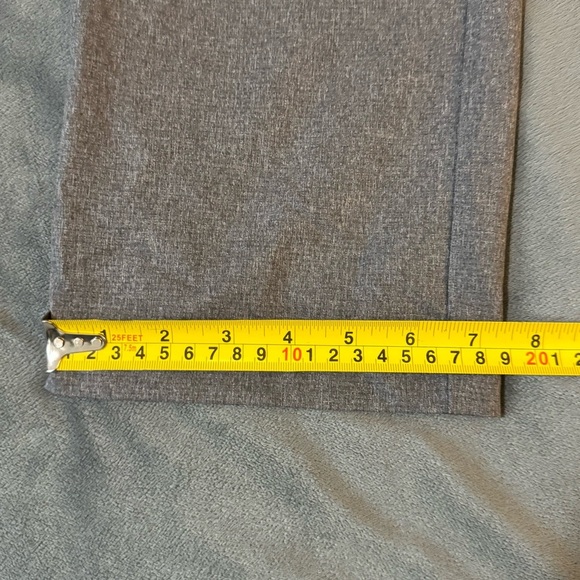 Under Armour Men's Gray Pants
#1208 - Picture 3 of 10